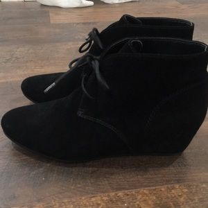 Nine West black suede bootie